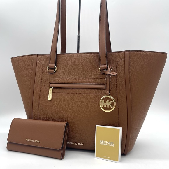 Michael Kors Large Carine Tote Bag & Trifold Wallet - Picture 1 of 13